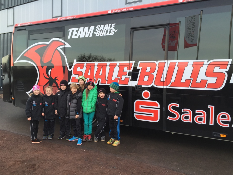 Mit dem Saale Bulls Bus zum Sieg gegen die Eisbären